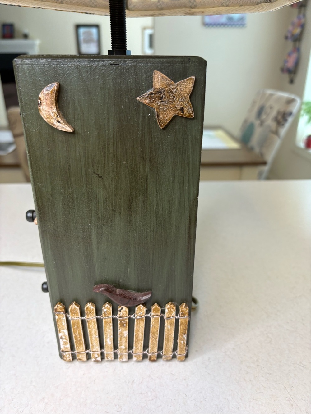 Primitive-Style Country Lamp With Patterned Lamp Shade - Picture 5 of 10